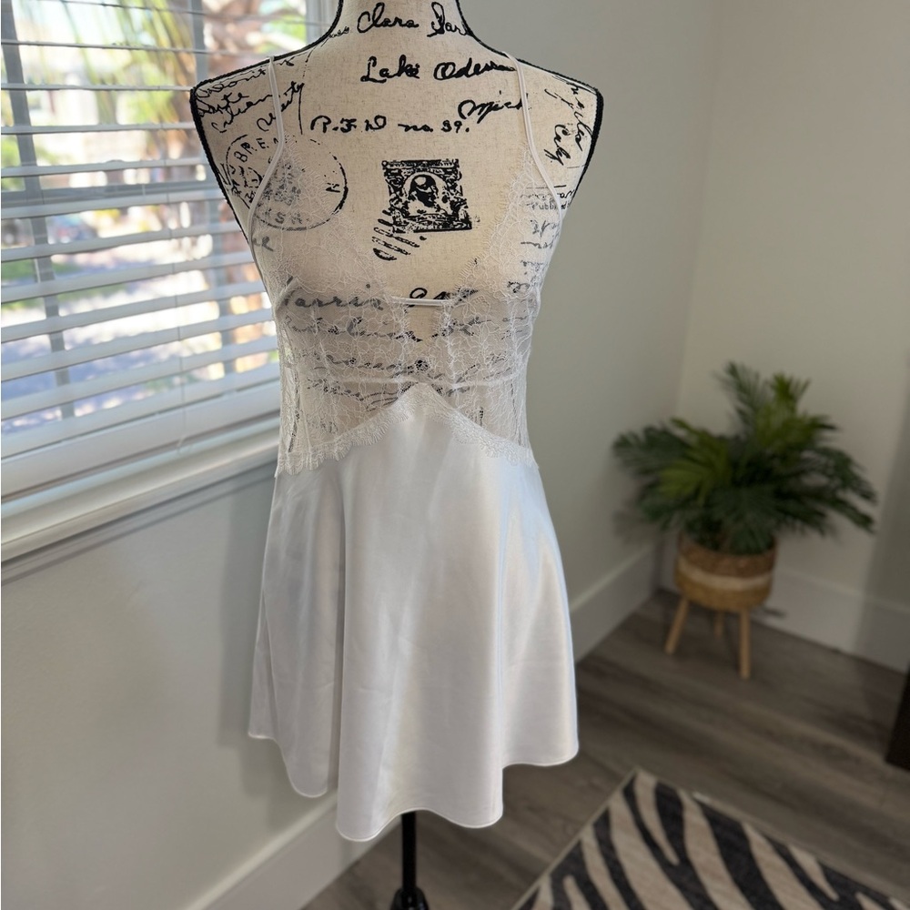 🔥🔥🔥Price Drop🔥🔥🔥 Victoria's Secret White Slim Strap Babydoll Chemise (2 for 1)